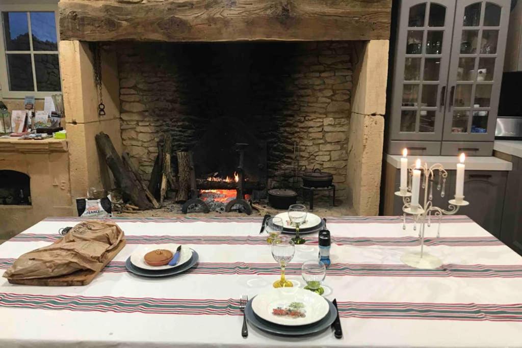 Chez Renou Et Prosperou Maison Typique Du Sarladait Saint-Genies Exterior foto