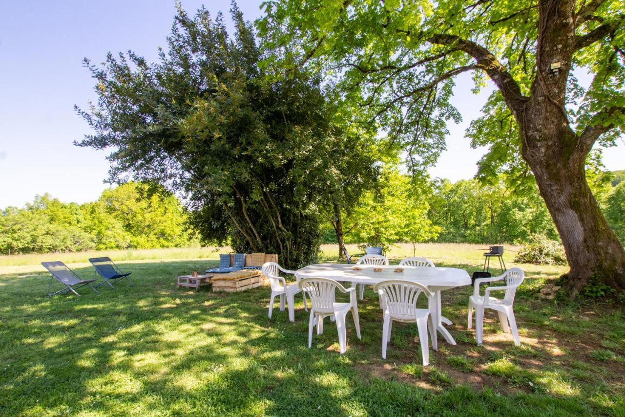 Chez Renou Et Prosperou Maison Typique Du Sarladait Saint-Genies Exterior foto